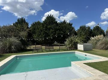 Casa · 250m² · 4 Ambientes · Casa en Alquiler Rumenco
