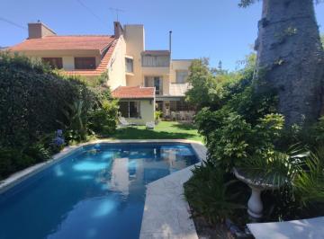 Casa · 240m² · 7 Ambientes · 2 Cocheras · Casa en Punta Chica