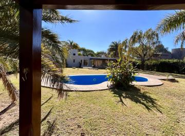 Casa de 8 ambientes, Villa Allende · La Herradura. Apta Credito. Se Recibe Menor. Una Planta. 3 Dorm.. Pileta.