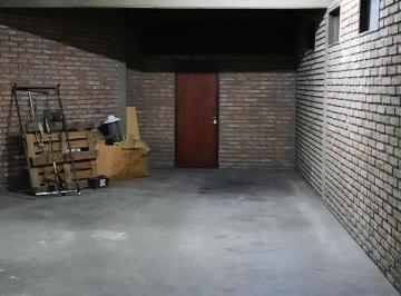 Garage , Córdoba · Alquilo Cochera en Chile 179