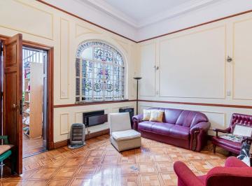 PH · 233m² · 7 Ambientes · Magnífico PH de Estilo con Amplia Terraza de 130 M²!