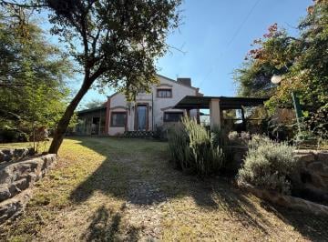 Casa · 350m² · 2 Ambientes · 4 Cocheras · Mendiolaza - Casona en Venta - 2 Dorm. - 2 Baños - Pileta - Escritura