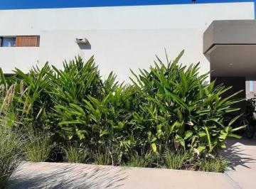 Casa · 315m² · 4 Dormitorios · 1 Cochera · Casa en Venta en Las Liebres
