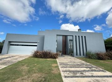 Casa · 420m² · 5 Ambientes · Casa en Casa en Venta 4 Dorm. en Barrio San Isidro