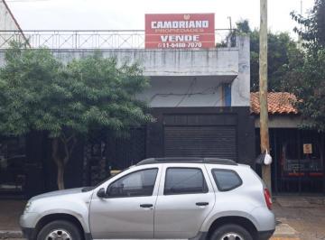 Casa · 150m² · 2 Dormitorios · 1 Cochera · Casa con Dos Locales Sobre Calle Islas Malvinas Centro Comercial de Isidro Casanova
