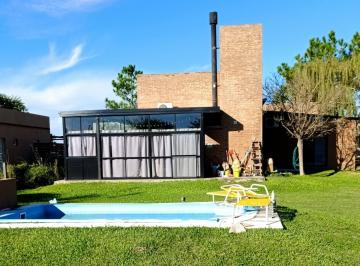 Casa · 195m² · 6 Ambientes · 1 Cochera · Casa en Aires del Llano
