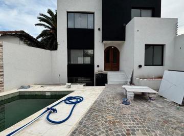 Casa · 276m² · 4 Ambientes · 3 Cocheras · Vta 4 Amb a Estr Cdad Jardin del Palomar 3 Cocher