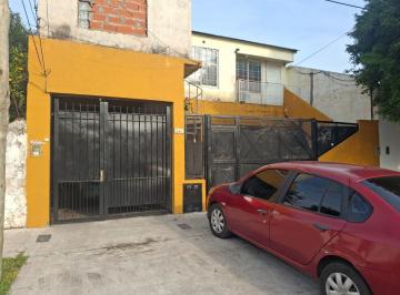 Casa · 1m² · 10 Ambientes · 1 Cochera · Venta en Block a 2 Cuadras de Av Avellaneda