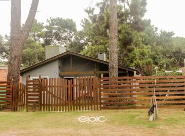 Casa · 109m² · 4 Ambientes · Casa en Ostende en Venta