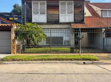 Casa de 6 ambientes, Quilmes · Oportunidad! Casa 6 Amb. a Reciclar en Quilmes Residencial