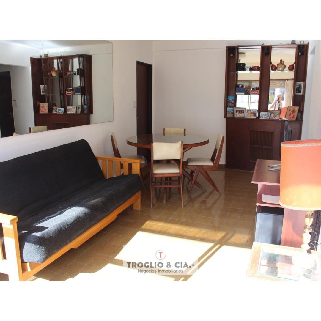 Depto 3 amb, 80m² con dependencia y cochera — Centro