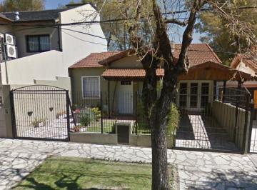 Casa · 170m² · 4 Ambientes · 2 Cocheras · En Venta en Ciudad Jardin Chalet de 4 Ambientes 3 Baños Pileta Quincho - Financia F: 10475