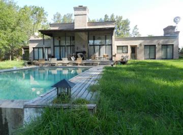 Casa · 300m² · 7 Ambientes · 2 Cocheras · Casa en Chacras del Paraná
