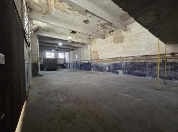 Depósito · 900m² · Galpón - Depósito de 930 m² - Avellaneda - Venta