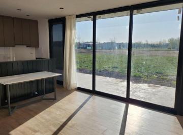Casa · 180m² · 5 Ambientes · 1 Cochera · Casa 5 Ambientes. | Ruta 2 Km 69