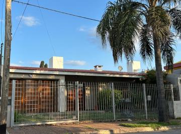 Casa · 203m² · 4 Dormitorios · 1 Cochera · Venta Casa 4 Dorm. - Urca
