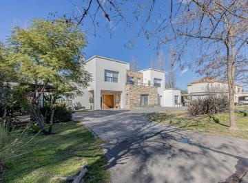 Casa · 500m² · 6 Ambientes · 4 Cocheras · Venta Hermosa Casa de 6 Amb - Los Pingüinos