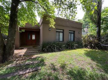 Casa · 140m² · 4 Ambientes · 2 Cocheras · Casa en Alquiler Temporal Bella Vista con Pileta