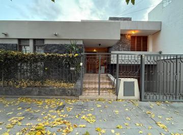 Casa · 206m² · 6 Ambientes · 2 Cocheras · Venta | Casa | 3 Dorm. | Sexta Sección