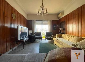 Casa · 110m² · 4 Ambientes · 2 Cocheras · Casa en Venta - 3 Dorm. 2 Baños 2 Cocheras - La Plata