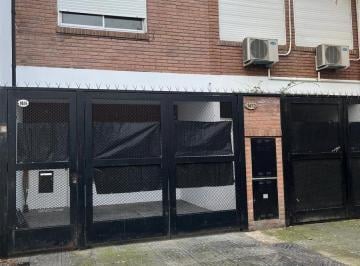 Casa · 70m² · 4 Ambientes · 1 Cochera · Casa en Venta - 3 Dorm. 2 Baños 1 Cochera - 80 m² - Parque Avellaneda