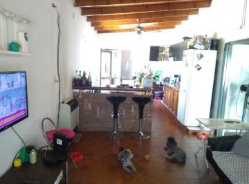 Casa · 240m² · 5 Ambientes · 1 Cochera · Casa en Venta - 2 Dorm. 1 Baño - 600 m² - San Carlos, La Plata