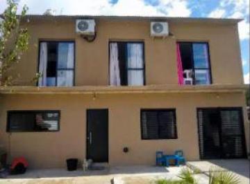 Casa · 100m² · 3 Ambientes · 1 Cochera · Casa en Venta - 2 Dorm. 1 Baño - Cochera - 300 m² - Barrio Gambier