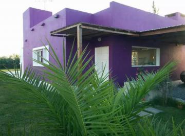 Casa · 110m² · 4 Ambientes · 2 Cocheras · Casa Venta 3 Dorm. 2 Baños 1 Patio con Quincho Parrilla y Pileta 945 m 2 - Los Hornos