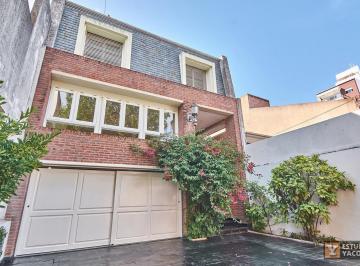 Casa · 350m² · 6 Ambientes · 4 Cocheras · Casa en Venta - 4 Dorm. 4 Baños - 350 m² - Cocheras - La Plata