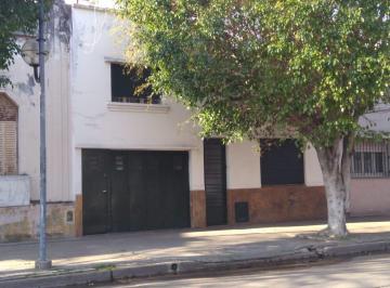 Casa · 110m² · 5 Ambientes · 1 Cochera · Casa en Venta - 4 Dorm. 2 Baños - 150 m² - La Plata