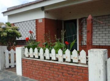 Casa · 96m² · 2 Ambientes · 1 Cochera · Casa en Venta - 1 Dormitorio 2 Baños - Cochera - 242 m² - Mar del Plata