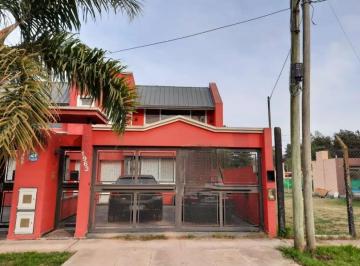 Casa · 100m² · 3 Ambientes · 2 Cocheras · Casa Venta - 2 Dorm. 2 Baños - 260 m² Totales - Centro Agricola El Pato