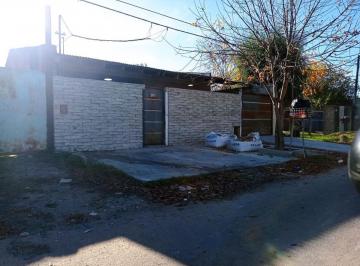 Casa · 150m² · 6 Ambientes · 2 Cocheras · Casa en Venta - 4 Dorm. 2 Baños - 150 m² - Altos de San Lorenzo, La Plata