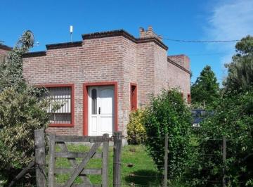 Casa · 175m² · 6 Ambientes · 2 Cocheras · Casa en Venta - 3 Dorm. 1 Baño - 175 m² - Mercedes