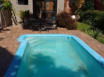 Casa · 20m² · 1 Ambiente · 2 Cocheras · Lote con Quincho en Venta - Villa Parque Sicardi