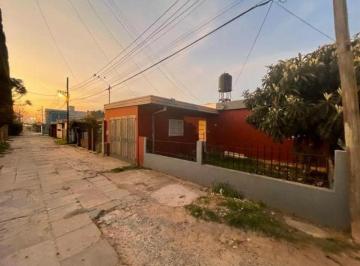 Casa · 150m² · 4 Ambientes · 1 Cochera · Casa en Venta - 3 Dorm. 2 Baños - Quincho - 225 m² - Berisso