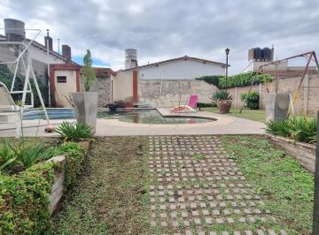 Casa · 296m² · 6 Ambientes · 2 Cocheras · Casa 4 Dorm. - Pileta - Los Cerrillos Al 700 - B° Pellegrini - Alta Gracia Cordoba