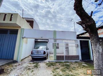 Casa · 140m² · 4 Ambientes · 2 Cocheras · Casa en Venta - 3 Dorm. 1 Baño - Cochera - 400 m² - Melchor Romero, La Plata