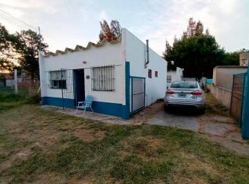 Casa · 96m² · 6 Ambientes · Casa en Venta - 4 Dorm. 2 Baños - 220 m² - San Clemente del Tuyú
