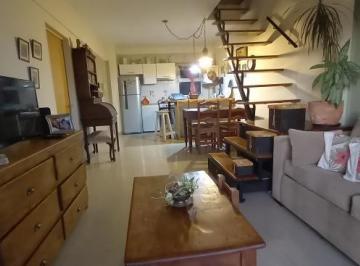 Departamento · 67m² · 4 Ambientes · Departamento en Venta - 3 Dorm. 1 Baño - 67 m² - Floresta