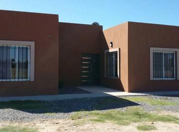 Casa · 100m² · 5 Ambientes · 2 Cocheras · Casa en Venta - 3 Dorm. 1 Baño - Cocheras - 550 m² - Magdalena