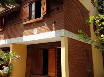 Casa · 63m² · 4 Ambientes · Casa en Venta - 3 Dorm. 2 Baños - 77.21 m² - Costa Azul
