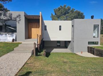 Casa · 354m² · 5 Ambientes · 1 Cochera · Casa en Venta - 4 Dorm. 5 Baños - Cochera - 1.077 m² - Costa Esmeralda, Pinamar