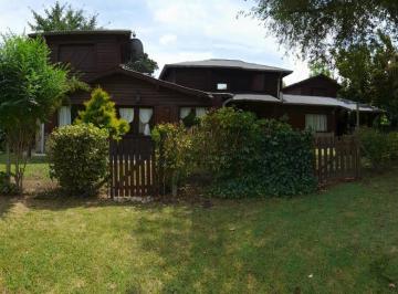 Casa · 223m² · 7 Ambientes · 2 Cocheras · Casa en Venta - 5 Dorm. 4 Baños - Cochera - 600 m² - Sierra de Los Padres