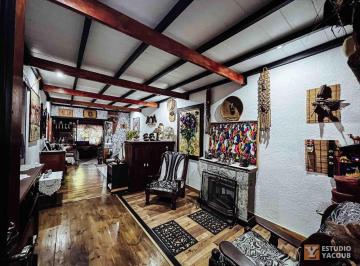 Casa · 174m² · 5 Ambientes · 1 Cochera · Casa en Venta - 3 Dorm. 2 Baños - Cochera - 274 m² - Villa Elvira, La Plata