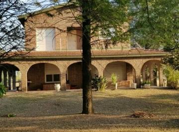 Campo · 248m² · 6 Ambientes · 3 Cocheras · Campo en Venta - 80.000 m² - 5 Dorm. 3 Baños - Cocheras - Lomas de Fátima