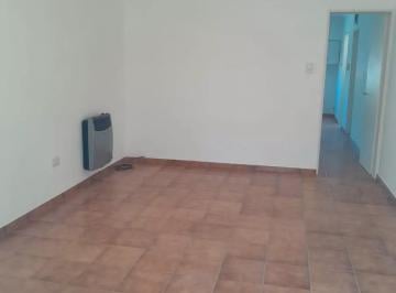 Casa · 109m² · 6 Ambientes · 1 Cochera · Casa en Venta - 3 Dorm. 2 Baños - Cochera - 115 m² - Bahía Blanca