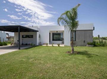 Casa · 150m² · 3 Ambientes · 2 Cocheras · Casa de 3 Ambientes en Venta, en El Barrio Cerrado San Sebastián.
