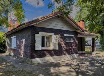 Casa · 107m² · 4 Ambientes · Casa en Venta - 2 Dorm. 1 Baño - 1.280 m² - Villa Elisa, La Plata