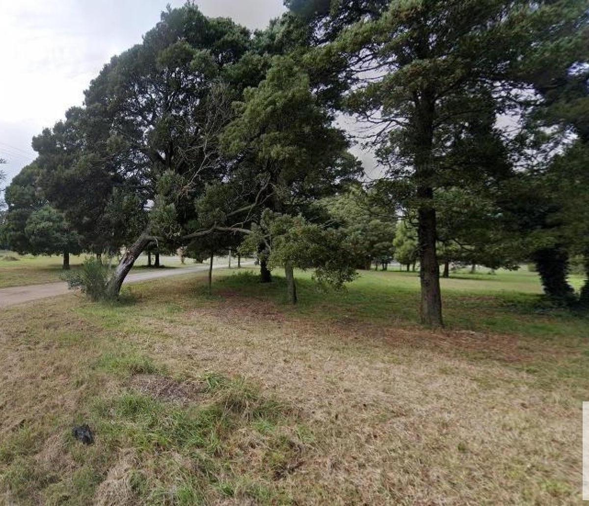 Terreno en venta 587m² en Santa Celina, esquina, servicios disponibles